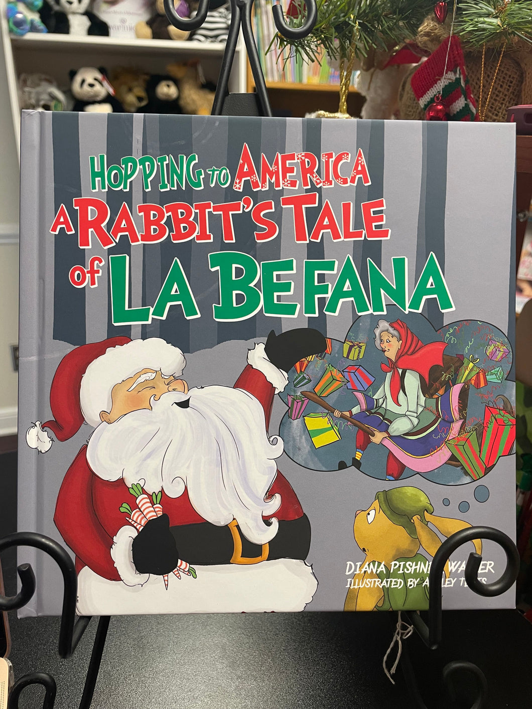 Hopping to America: A Rabbit's Tale of La Befana - Hardcover